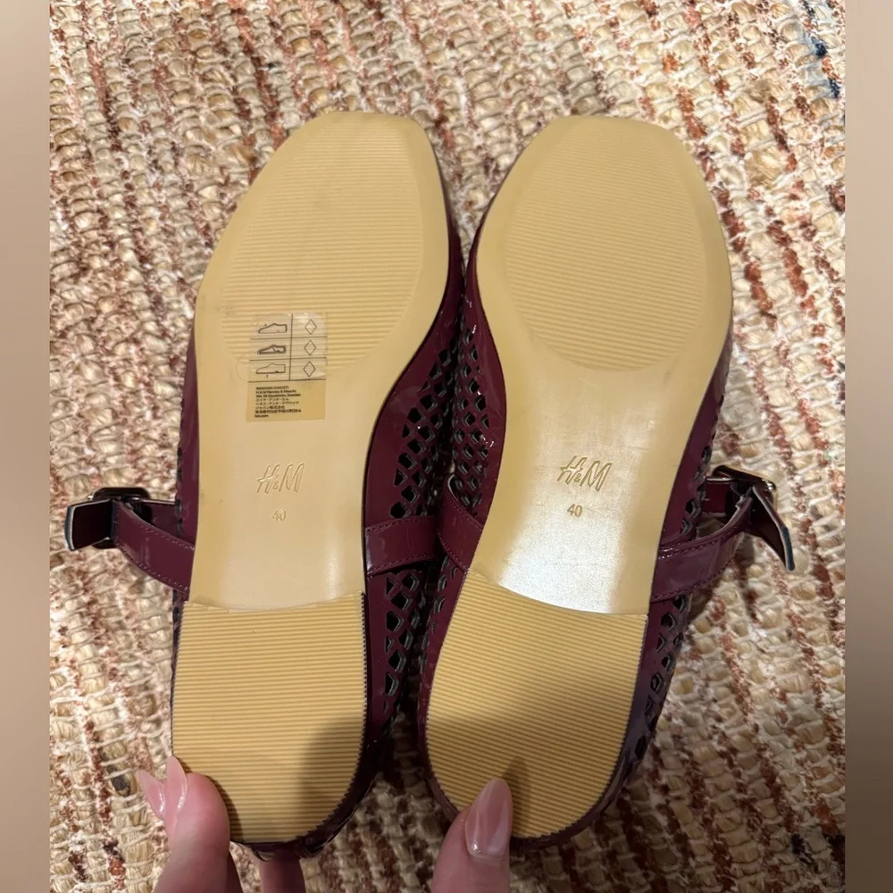 H&M Perforated Mary Jane Ballet Flats - Burgundy - Size 9 - Picture 6 of 6
